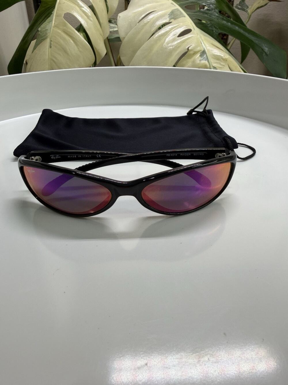 Ray-Ban RB4014 Raider 601 Men’s Wrap Sunglasses Black Frame Iridium Lens.